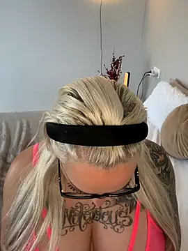 Nina LiveXXX online show from January 7, 2026, 9:14 am