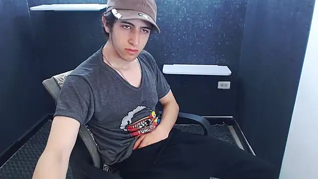 Snapshot of Kerverr_ chatting on November 22, 2025, 6:51 pm Kerverr online show from November 22, 2025, 6:51 pm