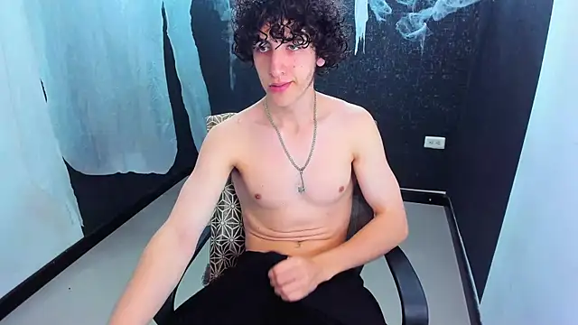 Snapshot of Kerverr_ chatting on October 12, 2025, 4:52 pm Kerverr online show from October 12, 2025, 4:52 pm