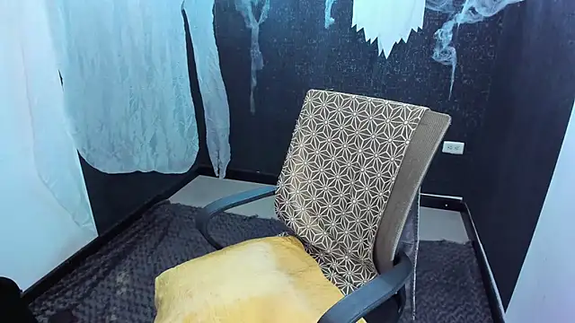 Snapshot of Kerverr_ chatting on October 16, 2025, 5:54 pm Kerverr online show from October 16, 2025, 5:54 pm