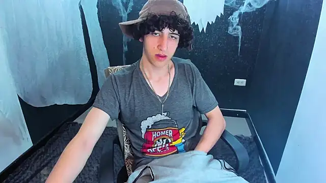 Snapshot of Kerverr_ chatting on October 18, 2025, 7:16 pm Kerverr online show from October 18, 2025, 7:16 pm