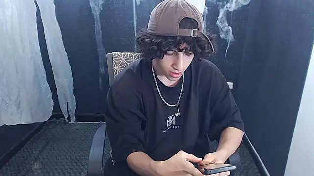 Snapshot of Kerverr_ chatting on November 5, 2025, 2:42 pm Kerverr online show from November 5, 2025, 2:42 pm