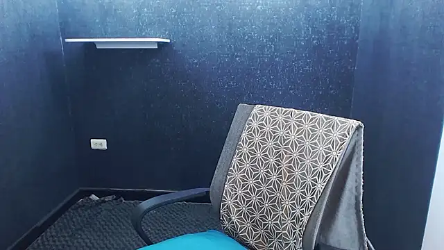 Snapshot of Kerverr_ chatting on November 26, 2025, 2:17 pm Kerverr online show from November 26, 2025, 2:17 pm