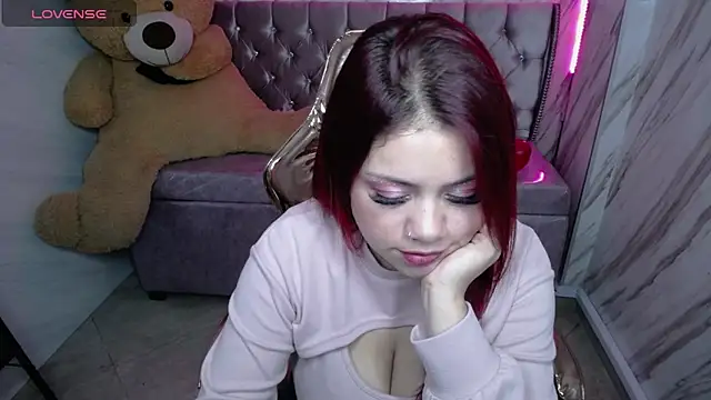 Snapshot of _Ambar72_b chatting on March 1, 2025, 1:07 pm Ambar72 b online show from March 1, 2025, 1:07 pm