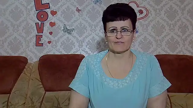 PaulaGolden online show from October 4, 2025, 9:11 am