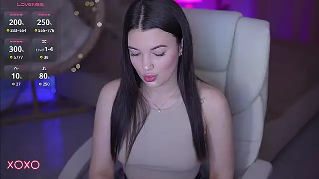 YourLolaBunny online show from April 18, 2026, 6:49 am