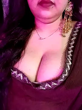 Suhanakhan00 online show from May 25, 2026, 7:12 pm