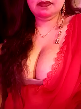 Suhanakhan00 online show from April 23, 2026, 10:11 am