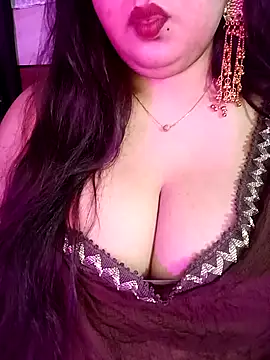 Suhanakhan00 online show from May 15, 2026, 11:19 am