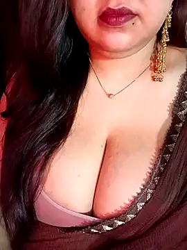 Suhanakhan00 online show from June 3, 2026, 6:12 pm