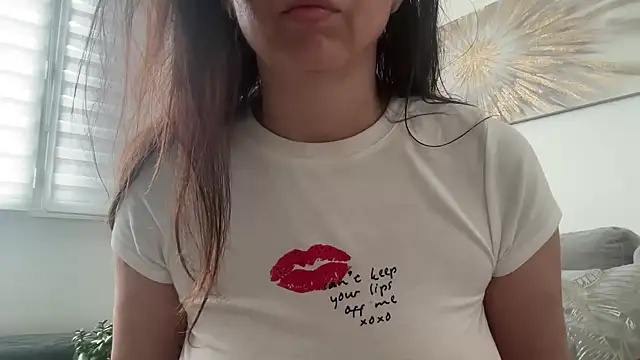 Serena 4you online show from May 18, 2026, 4:12 pm