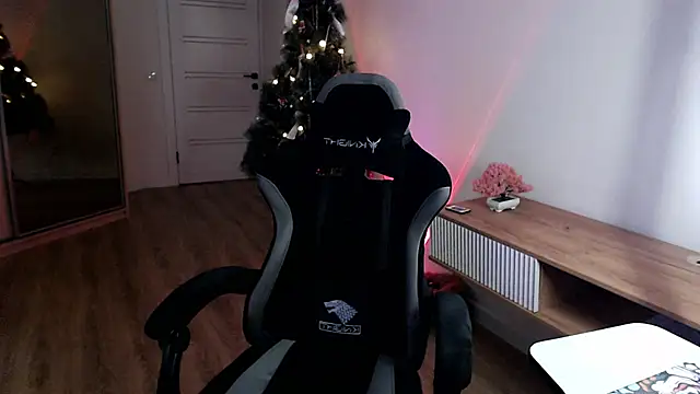 Princess Shy    online show from February 17, 2025, 7:12 pm