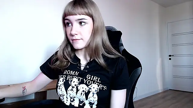 Princess Shy    online show from March 7, 2025, 2:01 pm