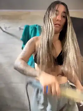 Sophie LS online show from November 25, 2025, 3:23 pm