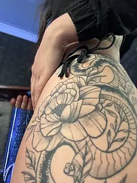 Sophie LS online show from January 8, 2026, 2:12 pm