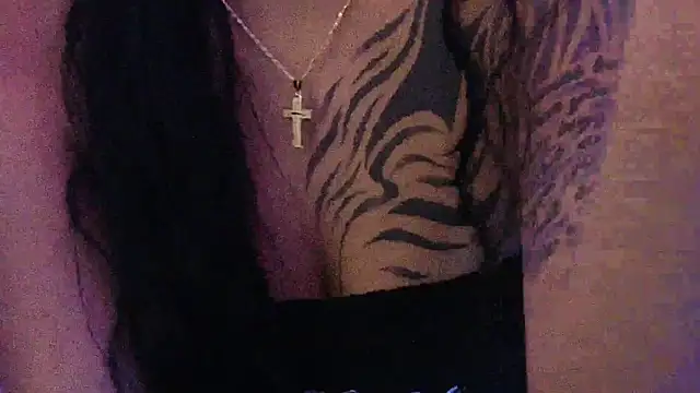 Snapshot of Alissfressa chatting on April 1, 2026, 10:39 pm Alissfressa online show from April 1, 2026, 10:39 pm