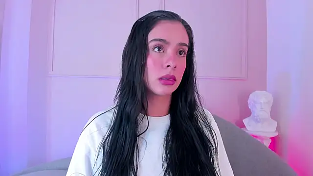 Snapshot of victoria_milann chatting on November 25, 2025, 2:39 pm victoria milann online show from November 25, 2025, 2:39 pm