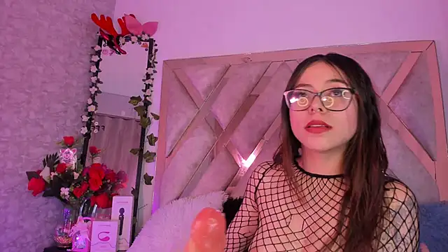 sarawiliamx online show from April 6, 2026, 3:35 am