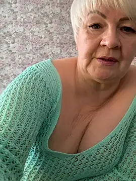 Laura Millf online show from February 27, 2025, 7:19 am