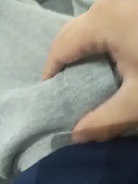 Snapshot of ptrz990 chatting on November 8, 2025, 1:14 pm ptrz990 online show from November 8, 2025, 1:14 pm