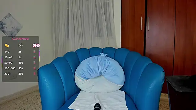 Julie Markk online show from October 29, 2025, 6:40 pm