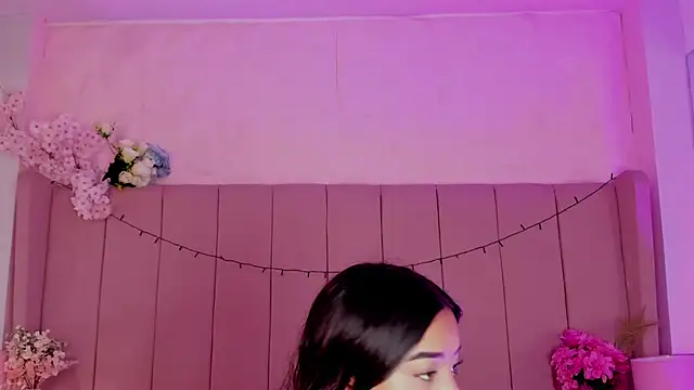 Snapshot of MollyBigBoobs12 chatting on November 6, 2025, 8:13 pm MollyBigBoobs12 online show from November 6, 2025, 8:13 pm