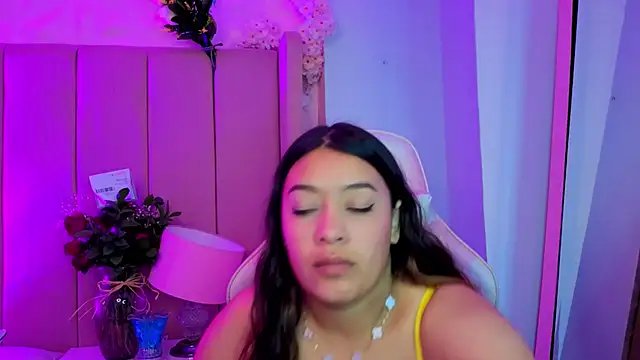 MollyBigBoobs12 online show from February 24, 2026, 9:04 pm