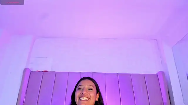 Snapshot of MollyBigBoobs12 chatting on March 19, 2025, 2:05 am MollyBigBoobs12 online show from March 19, 2025, 2:05 am