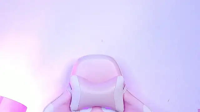 Snapshot of MollyBigBoobs12 chatting on March 10, 2025, 8:12 pm MollyBigBoobs12 online show from March 10, 2025, 8:12 pm