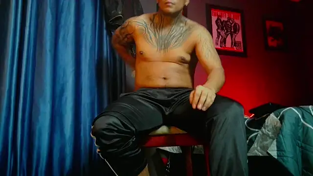 Snapshot of Leonnardo_Jaramillo chatting on February 3, 2026, 2:53 am Leonnardo Jaramillo online show from February 3, 2026, 2:53 am