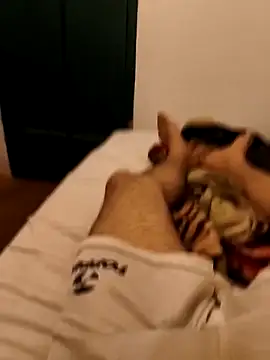 Snapshot of 01kirito chatting on February 2, 2026, 7:46 pm 01kirito online show from February 2, 2026, 7:46 pm