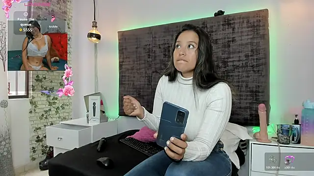 sharoncute1 online show from October 19, 2025, 8:00 pm