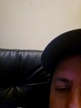 Snapshot of HeteroHotGuy1 chatting on September 29, 2025, 10:59 pm HeteroHotGuy1 online show from September 29, 2025, 10:59 pm
