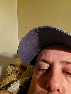 Snapshot of HeteroHotGuy1 chatting on February 11, 2025, 5:37 am HeteroHotGuy1 online show from February 11, 2025, 5:37 am