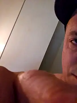 Snapshot of HeteroHotGuy1 chatting on March 9, 2025, 8:51 am HeteroHotGuy1 online show from March 9, 2025, 8:51 am
