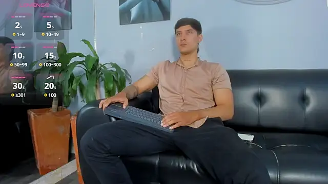 Snapshot of Damian23__ chatting on February 17, 2025, 1:55 pm Damian23 online show from February 17, 2025, 1:55 pm