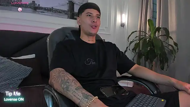 Damian23   online show from April 13, 2026, 12:42 pm