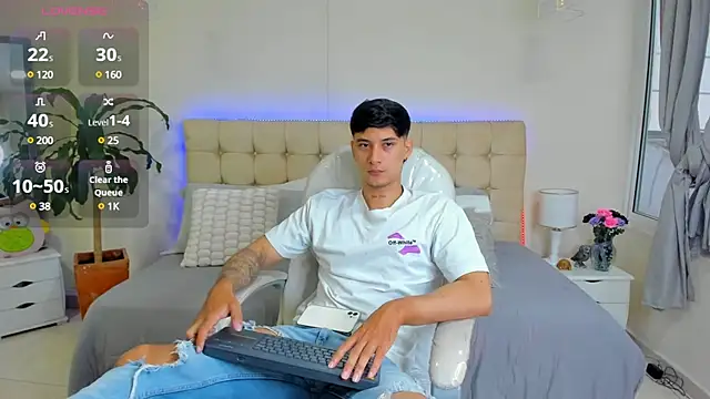 Snapshot of Damian23__ chatting on February 27, 2025, 1:49 pm Damian23 online show from February 27, 2025, 1:49 pm
