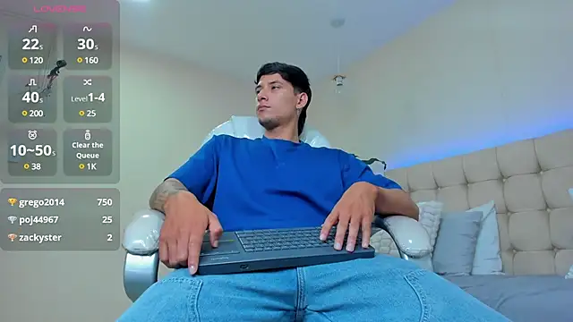 Snapshot of Damian23__ chatting on February 21, 2025, 7:32 pm Damian23 online show from February 21, 2025, 7:32 pm