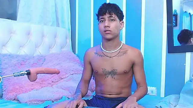 Snapshot of Sexys_Boys_Hot1 chatting on January 15, 2025, 8:41 am Sexys Boys Hot1 online show from January 15, 2025, 8:41 am