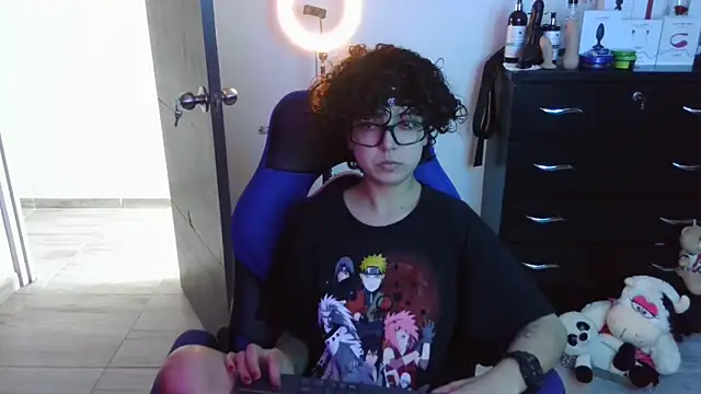 thomascooper7 online show from October 16, 2025, 6:27 pm