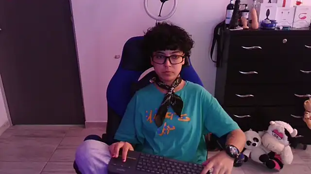 thomascooper7 online show from February 6, 2026, 6:37 pm