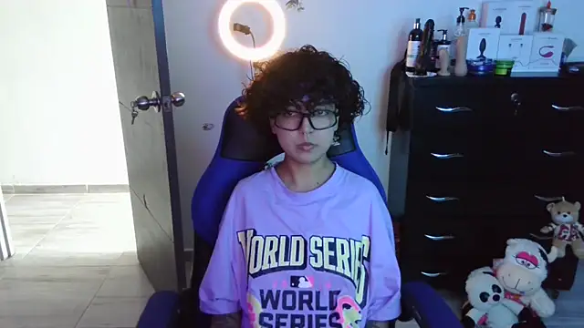 thomascooper7 online show from October 11, 2025, 7:04 pm