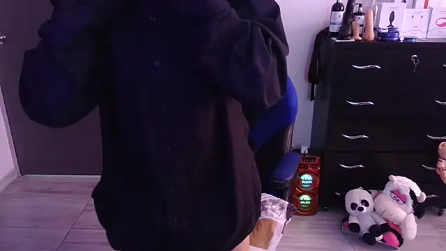 thomascooper7 online show from February 14, 2026, 6:52 pm