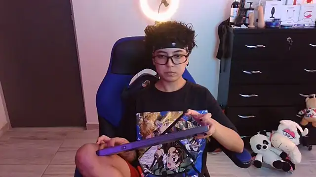 thomascooper7 online show from November 14, 2025, 7:39 pm