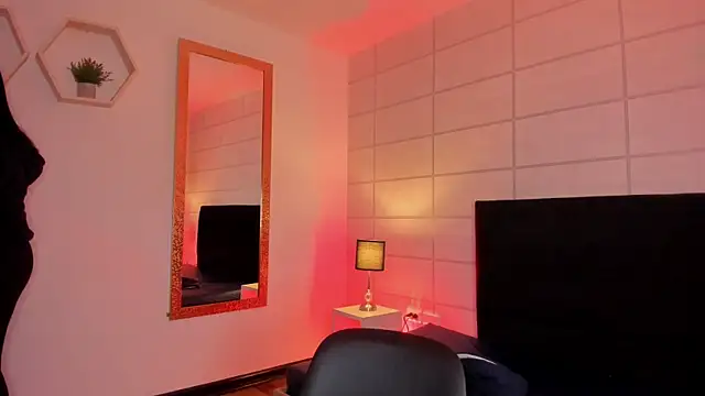 Snapshot of Christine_Laam chatting on January 19, 2026, 12:09 pm Christine Laam online show from January 19, 2026, 12:09 pm