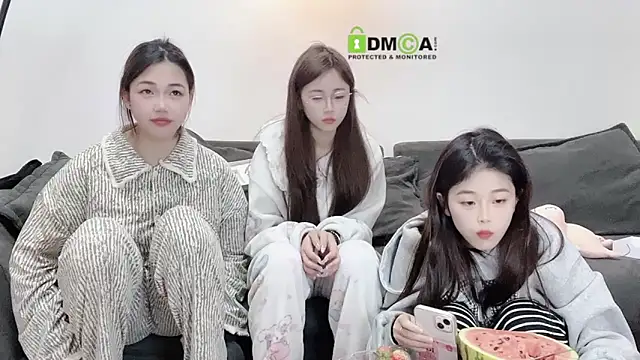 Snapshot of MM_YY_SS chatting on February 11, 2025, 3:08 pm MM YY SS online show from February 11, 2025, 3:08 pm