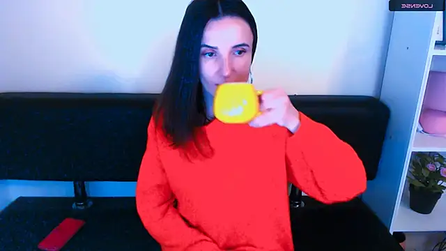 Snapshot of LaimaV_ chatting on December 29, 2024, 11:07 am LaimaV online show from December 29, 2024, 11:07 am