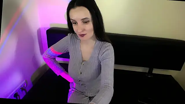 LaimaV  online show from January 10, 2026, 4:46 pm