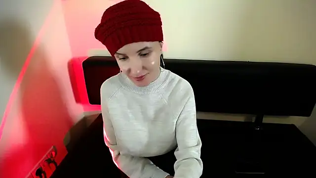 LaimaV  online show from January 5, 2026, 5:27 pm